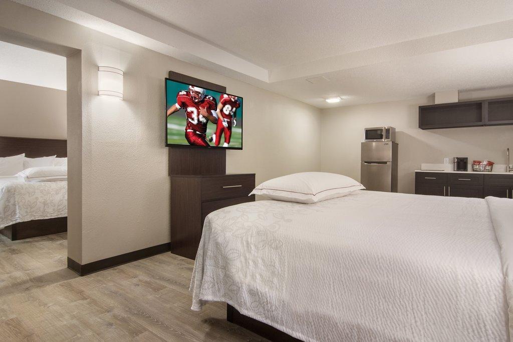 Red Roof Plus+ & Suites 이리 외부 사진